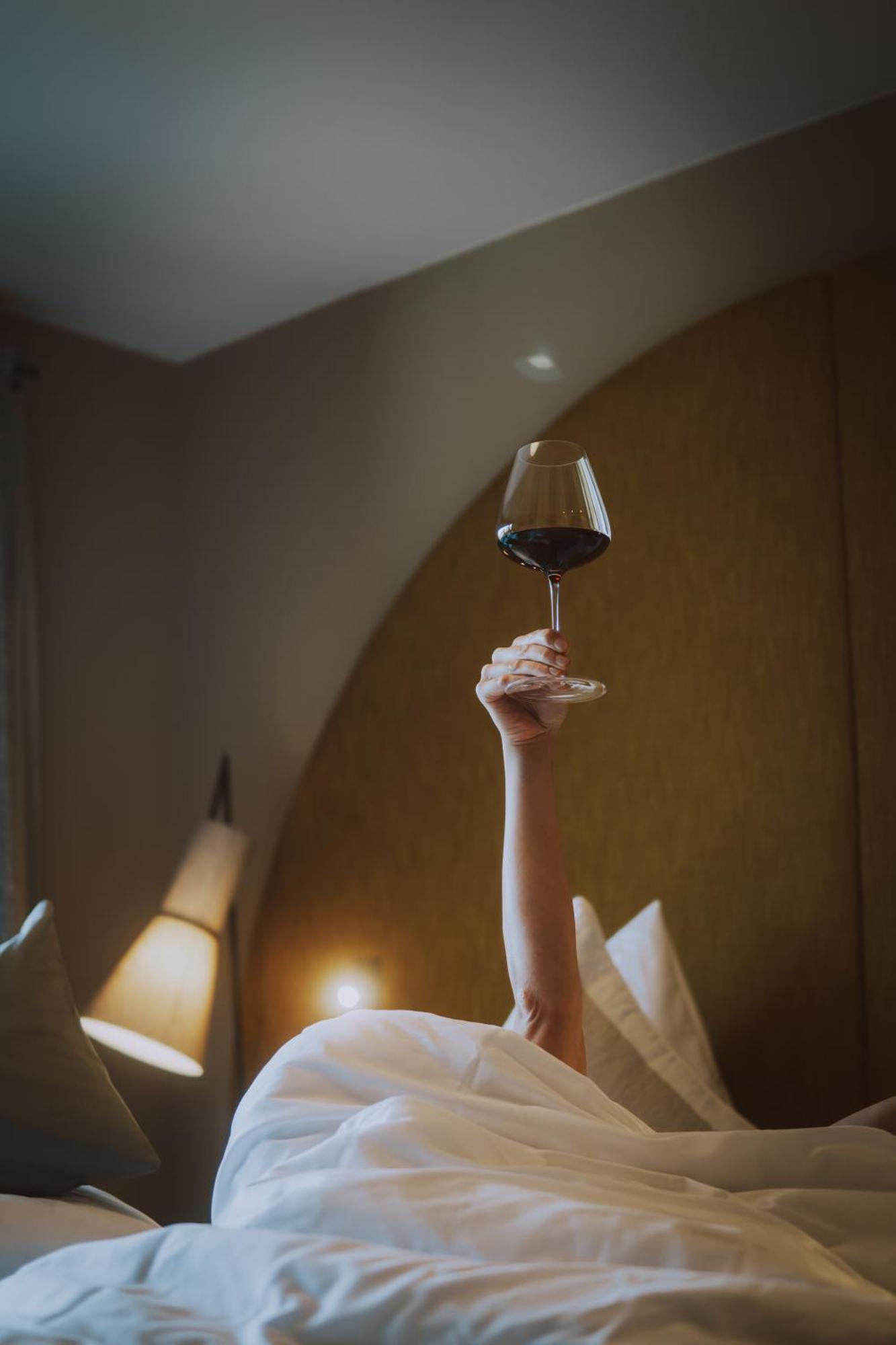 Mons Suites Wine Passion 坦海姆 外观 照片