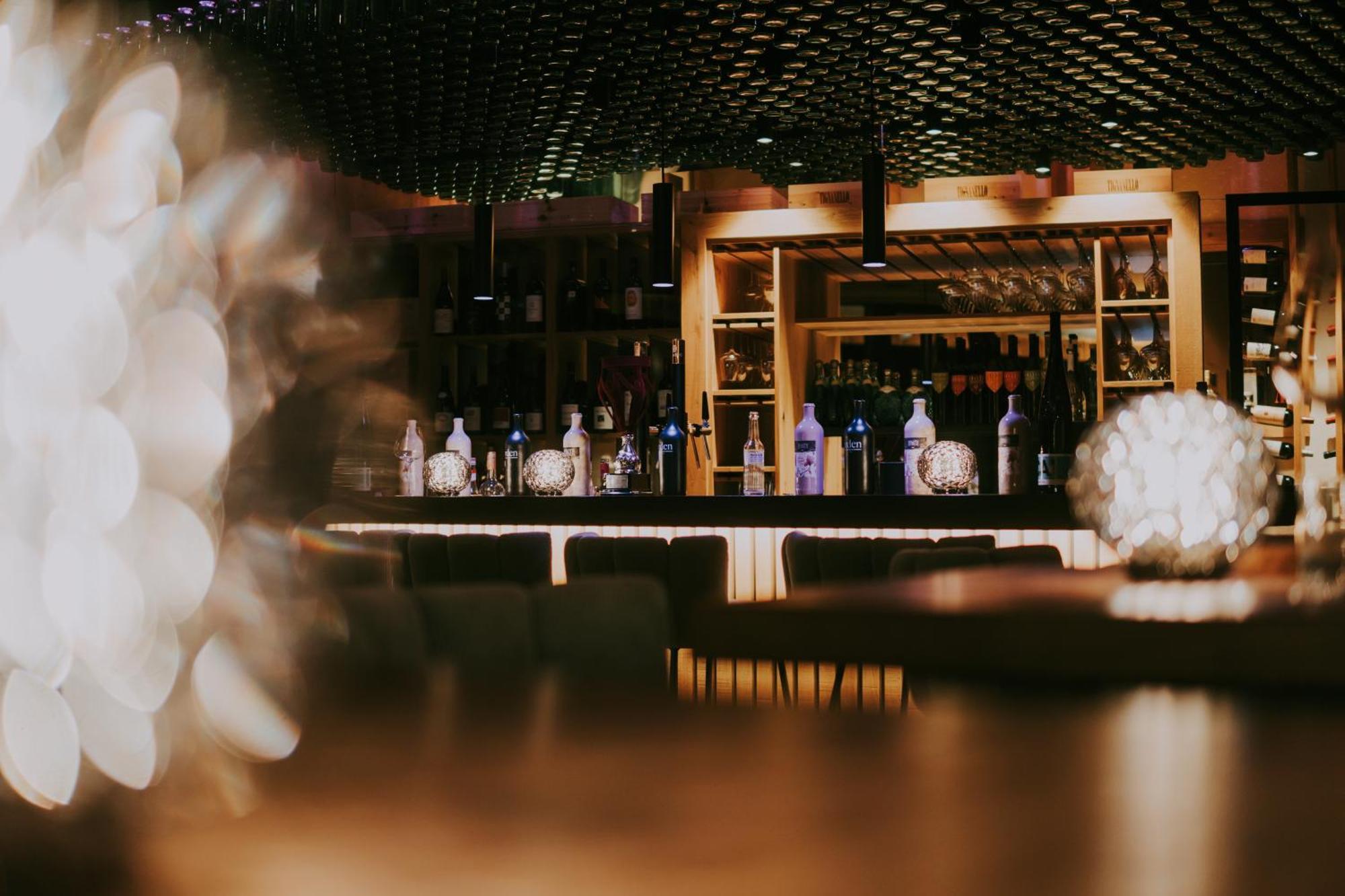 Mons Suites Wine Passion 坦海姆 外观 照片